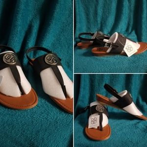 Daisy Fuentes Black Sandals